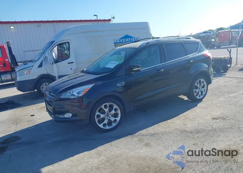 2013 Ford Escape Titanium z USA, uszkodzony, nr VIN 1FMCU0J95DUC54635
